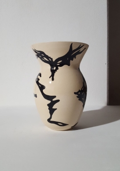 https://www.aix-pb.com/aris/files/gimgs/th-8_C_H17_5CM_€340.jpg